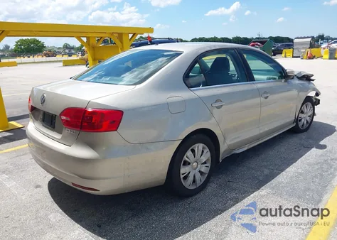 2013 Volkswagen Jetta 2.5L Se from USA, damaged, VIN 3VWDX7AJ8DM230754